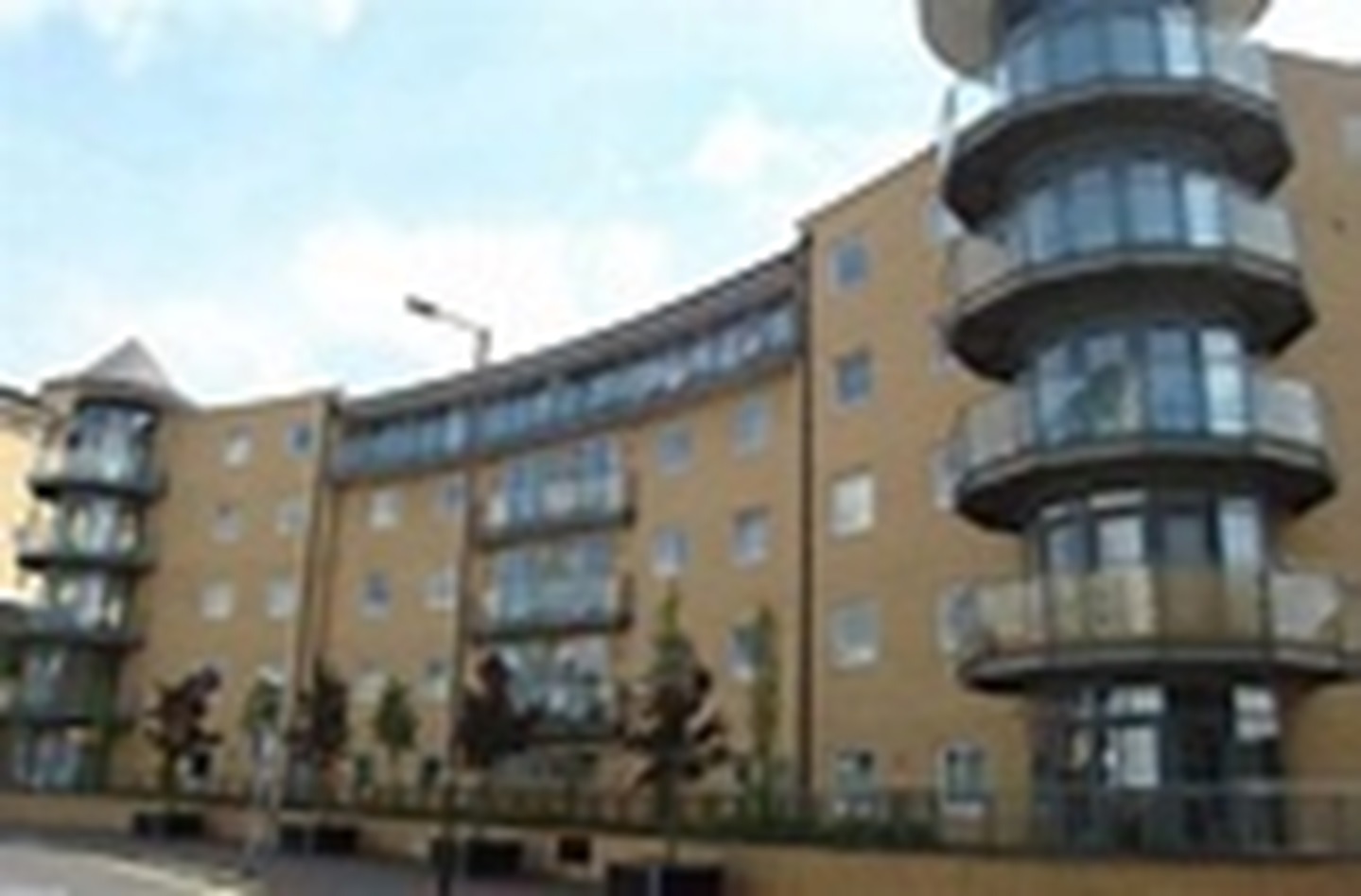 Feltham Room in a Shared House, Highfield Road, TW13 To Rent Now