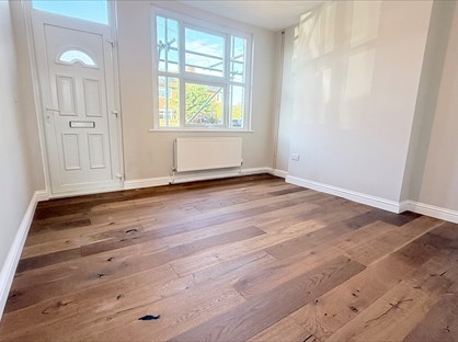 3 Bed Semi-Detached House, Fengate, PE1