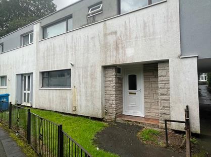 4 Bed Semi-Detached House, De Lacy Row, WA7