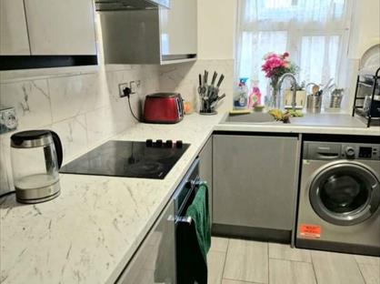 Room in a Shared Flat, St. Pauls Way, E3