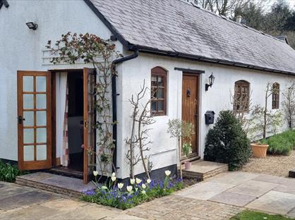 3 Bed Semi-Detached House, Wood Lane Farm Cottage, B92