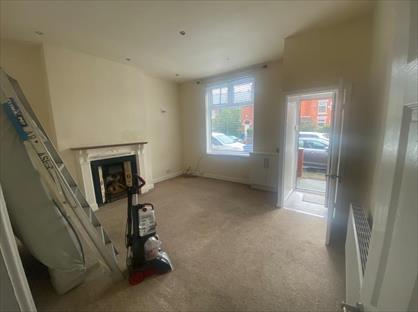2 Bed Terraced House, Cowper Street, M24