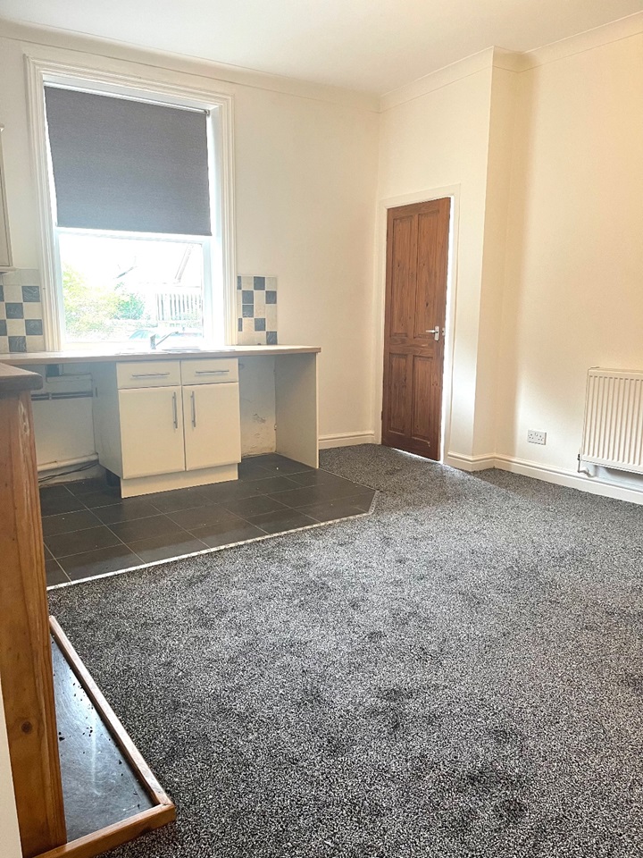 Leeds 2 Bed Terraced House, Zoar Street, LS27 To Rent Now for £750.