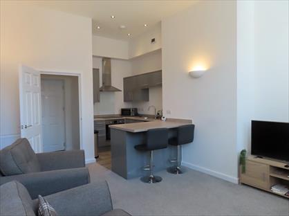 1 Bed Flat, Great Cornbow, B63