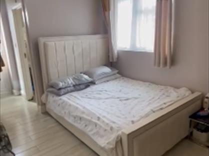 3 Bed Semi-Detached House, Kingshill Avenue, UB5