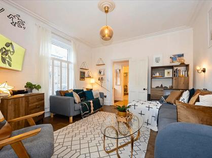 1 Bed Semi-Detached House, Cromer Avenue, M20