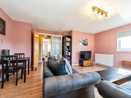 2 Bed Flat, Saucel Place, PA1