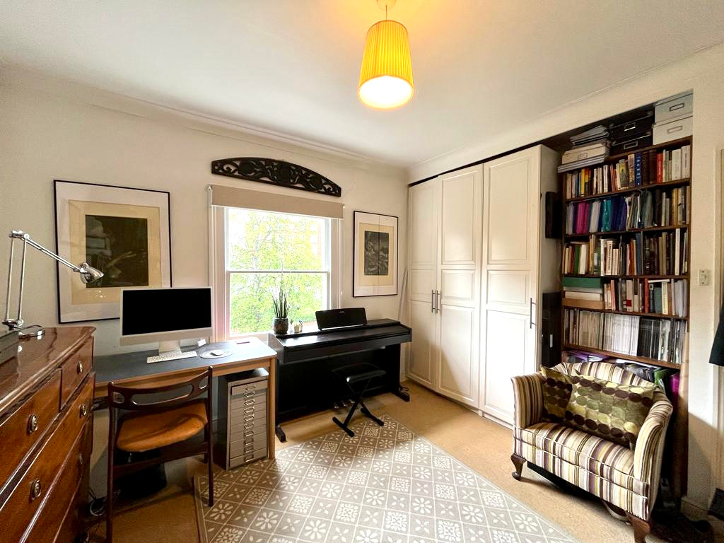 3 Bed Maisonette, Edith Road, W14 photo 4