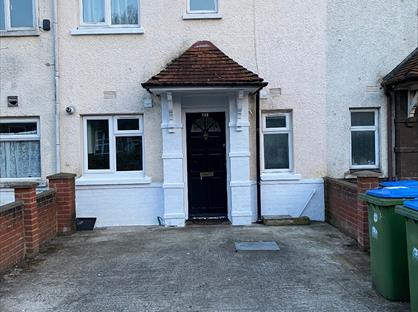 3 Bed Terraced House, Honeysuckle Road, SO16