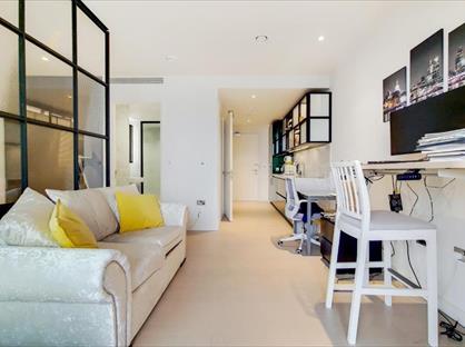 Studio Flat, Wardian, E14