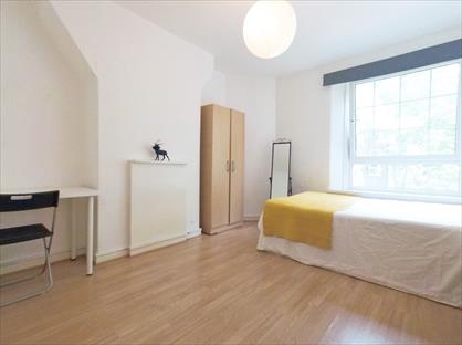 3 Bed Flat, Bodeney House, SE5