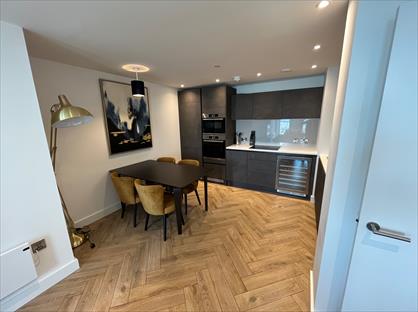 2 Bed Flat, Elizabeth Tower, M15