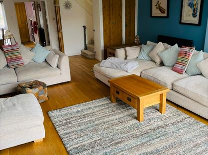 3 Bed Terraced House, Roundhead Drive, OX9