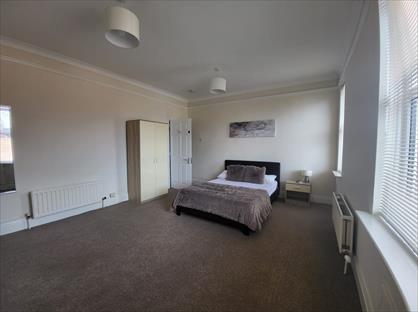 Room in a Shared House, Percy Street, S65