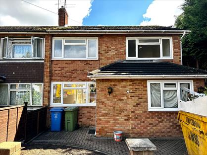 4 Bed Semi-Detached House, Barton Close, GU11