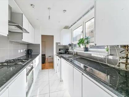 4 Bed Semi-Detached House, Portland Road, KT1