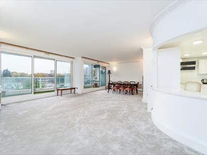 2 Bed Flat, Chelsea Harbour, SW10