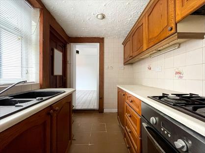 2 Bed Terraced House, Keswick Grove, M6