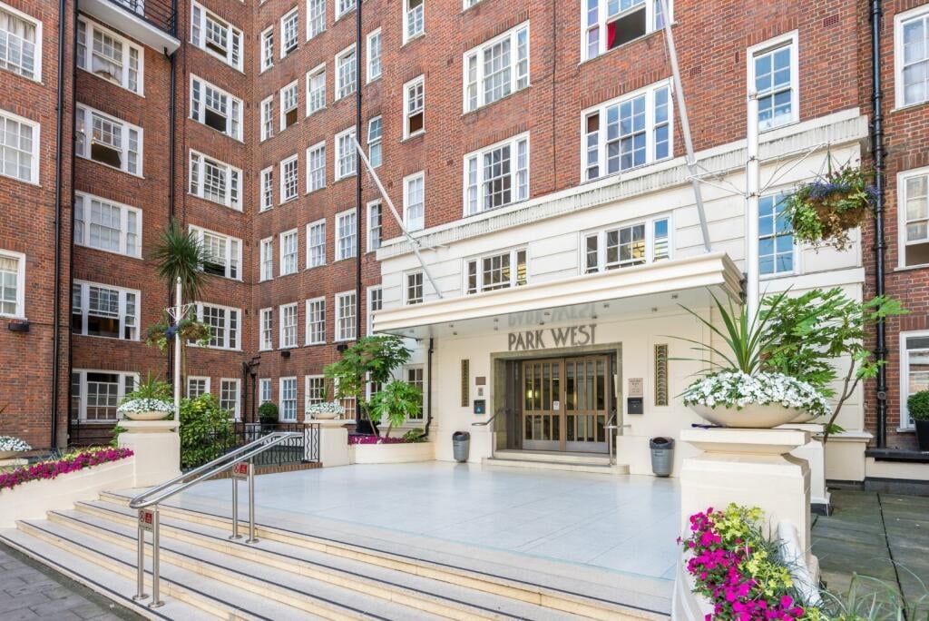 Studio Flat, Park West Place, W2