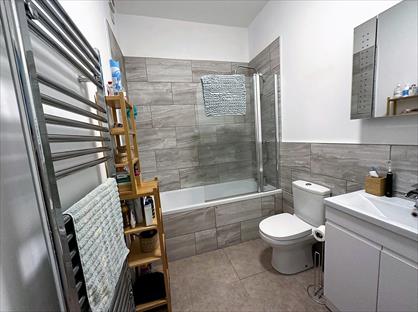 2 Bed Flat, Ivydene House, SK4