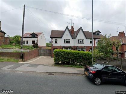 4 Bed Semi-Detached House, Aberford Road, WF3