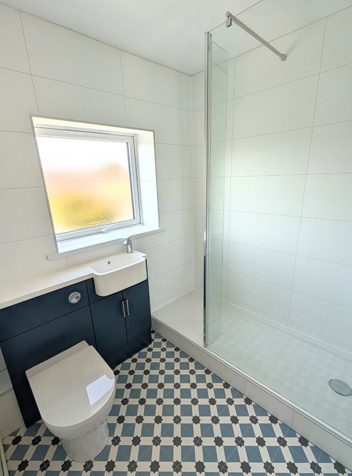 Bath - Room in a Shared House, The Hollow, BA2 - To Rent Now for £825. ...