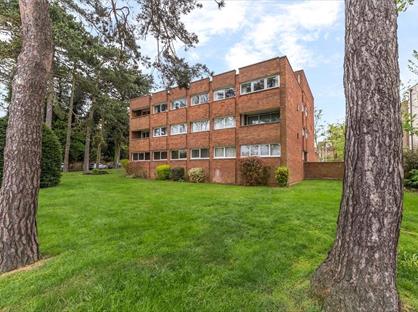 2 Bed Flat, Crosthwaite Court, AL5