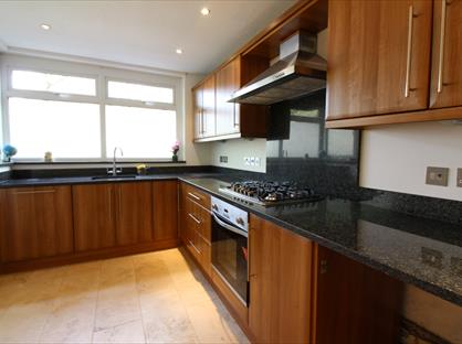 3 Bed Flat, St. John's Way, N19