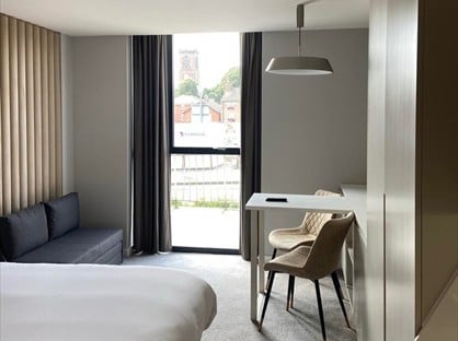 1 Bed Flat, Churchill Way, SK11