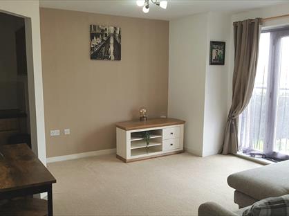 2 Bed Flat, Waggon Road, LS10