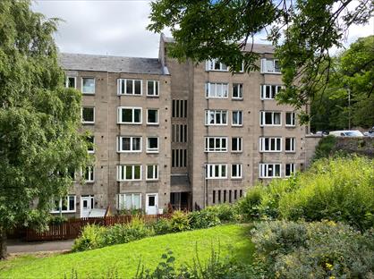 2 Bed Flat, Saunders Street, EH3