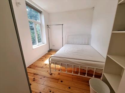 Room in a Shared House, Leybourne Road, NW9