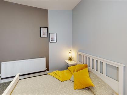 Room in a Shared House, Oak Road, M7