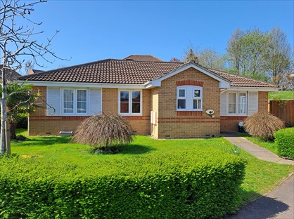 3 Bed Bungalow, Coburg Place, EX15