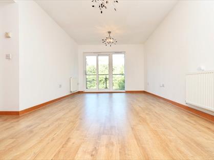 2 Bed Flat, Arundel Square, ME15