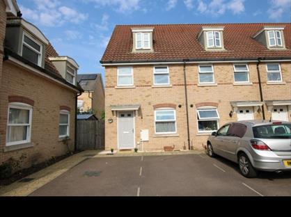 3 Bed Semi-Detached House, Dobede Way, CB7