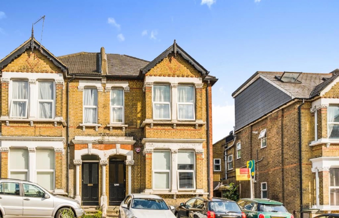 London 2 Bed Flat, Station Road, NW4 To Rent Now for £2,000.00 p/m