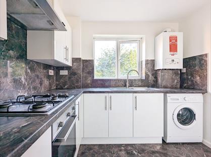 2 Bed Flat, Silver Birch Close, N11