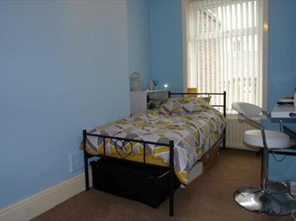 Room in a Shared House, Hillfield Close, M13