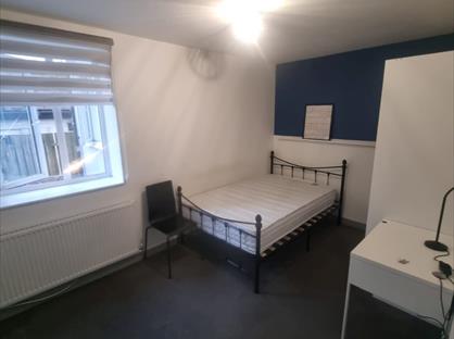 Room in a Shared House, Fairleigh, S2