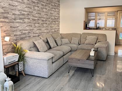 2 Bed Terraced House, Elmgate Avenue, TW13