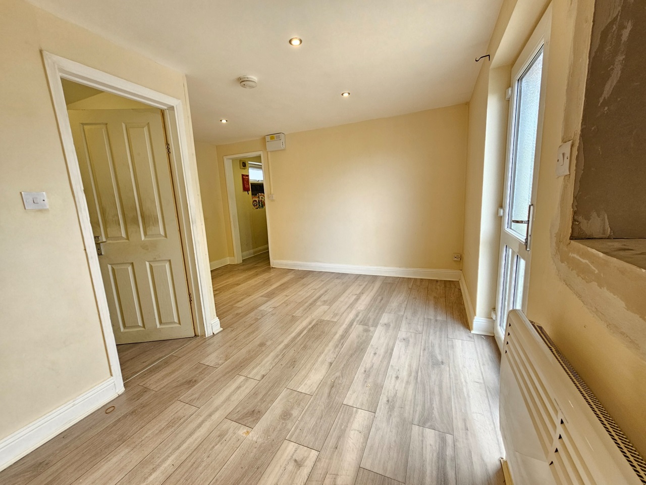 Bulphan, Upminster Studio Flat, Lower Dunton Road, RM14 To Rent Now