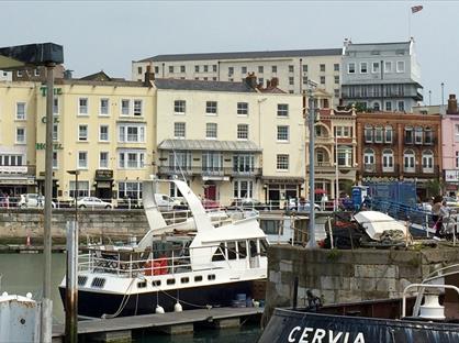 2 Bed Flat, Harbour Parade, CT11