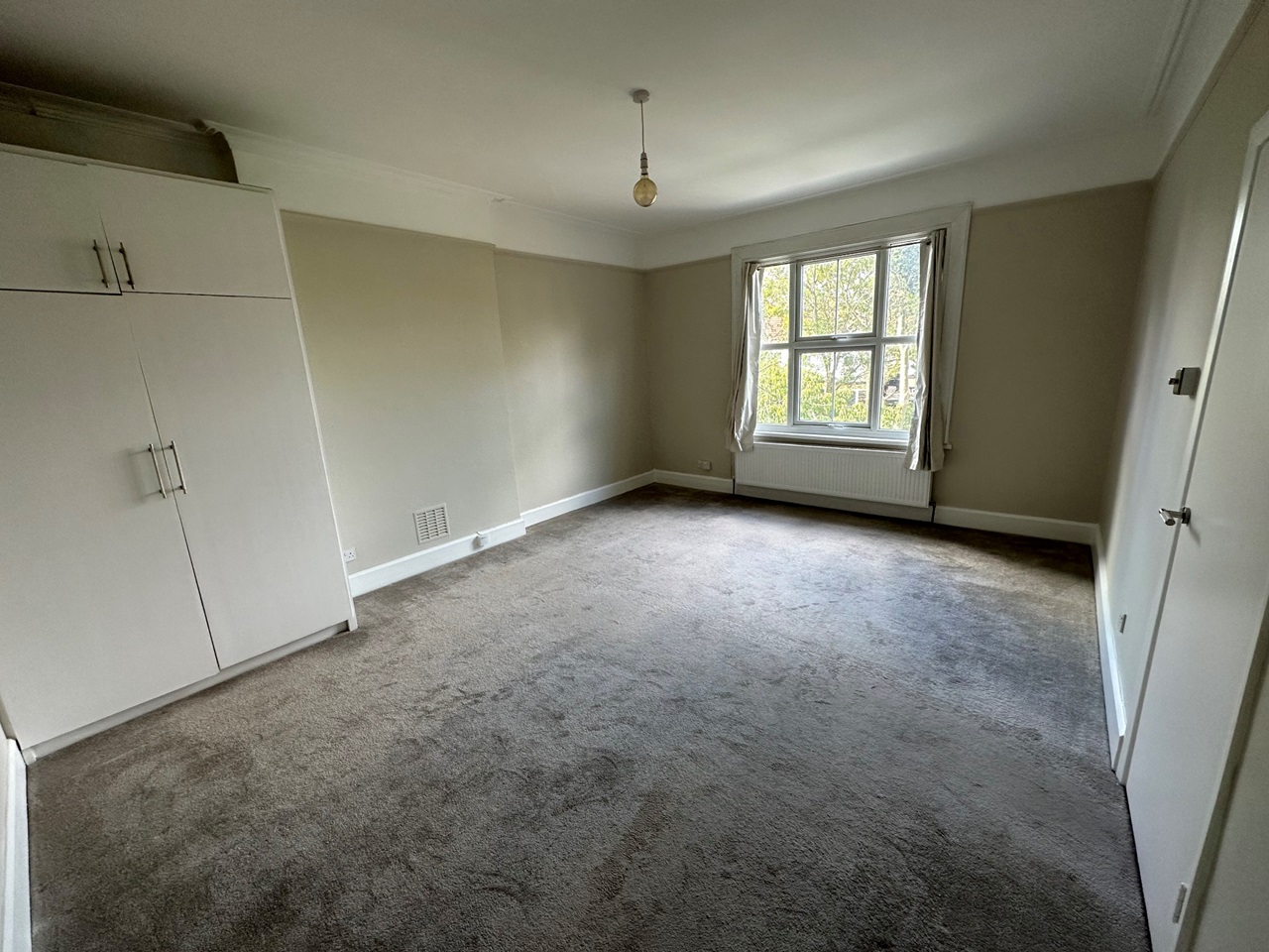 London Studio Flat, Telford Avenue, SW2 To Rent Now for £1,250.00 p/m