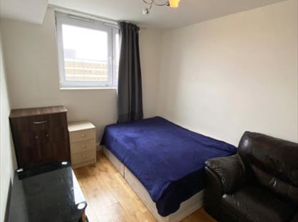 Room in a Shared House, Semley House, SW1W