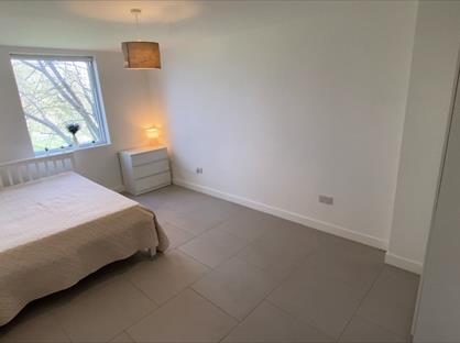 Room in a Shared Flat, St. Rule Street, SW8