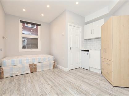 Studio Flat, Pownall Road, TW3