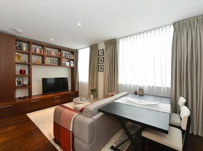 1 Bed Flat, Bromyard House, W3