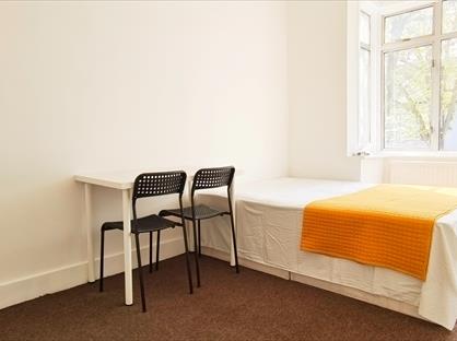 4 Bed Terraced House, Derwent Road, W5