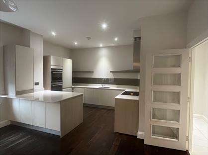 2 Bed Flat, Old Post Office House, AL5